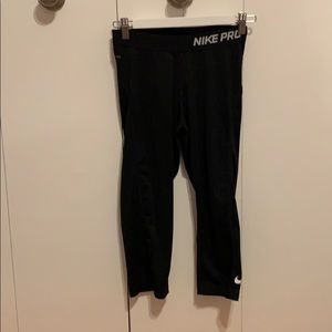 cropped nike pro leggings